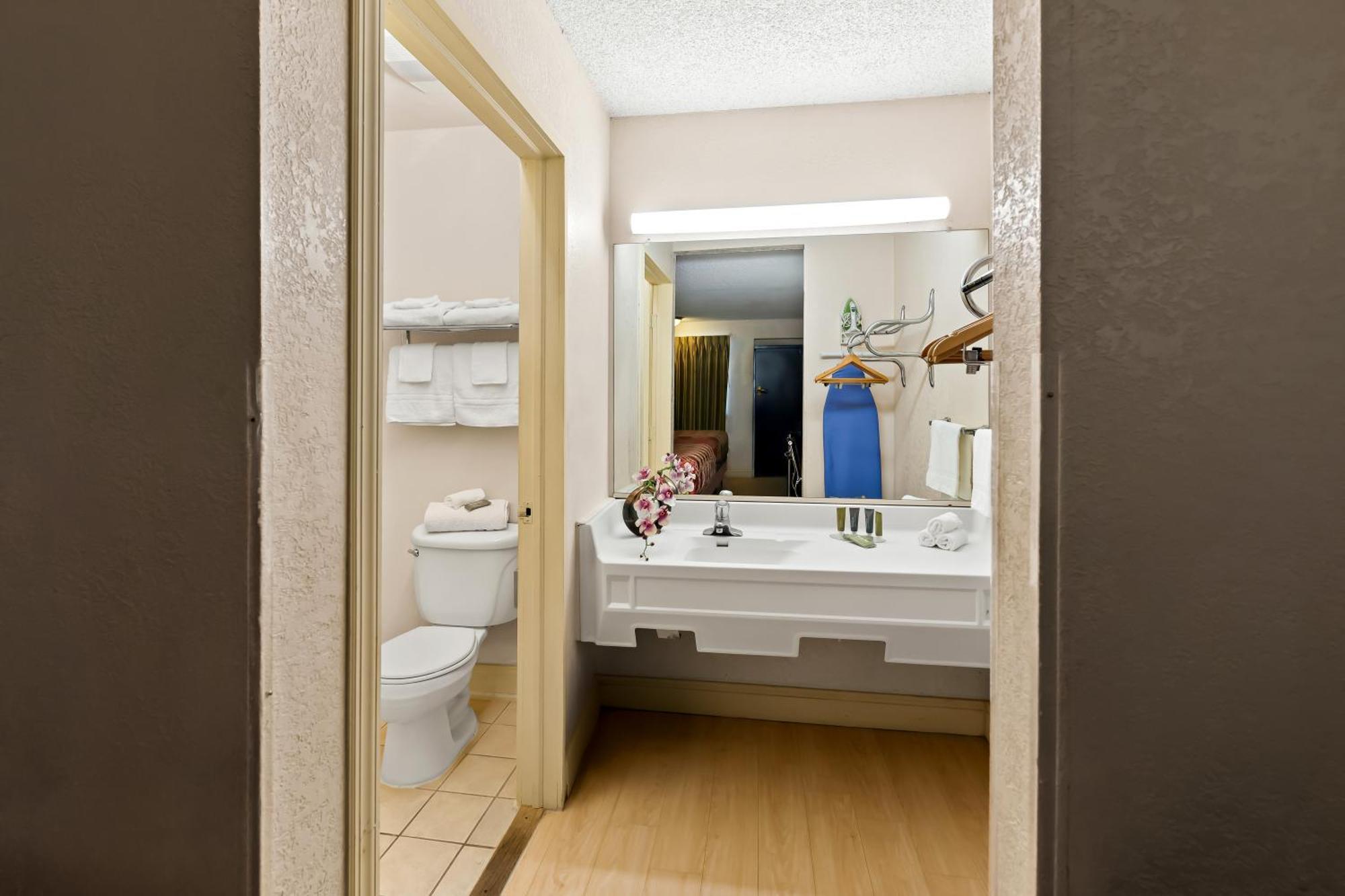 Bellmawr Economy Inn Bellmawr-Philadelphia Area Экстерьер фото